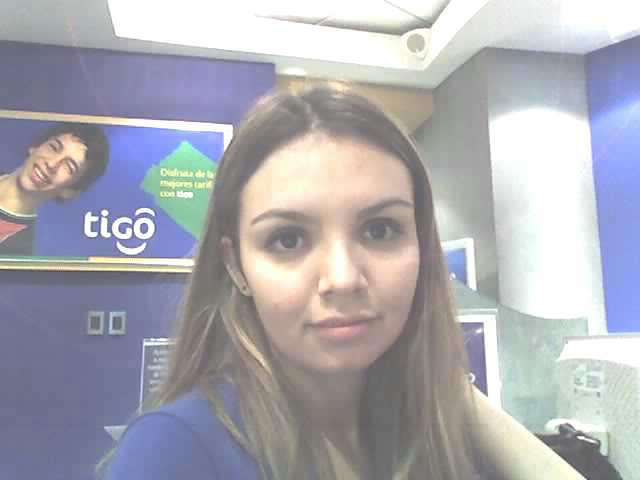 Salvadoreña - Chica Tigo Salvadoreña - Chica Tigo