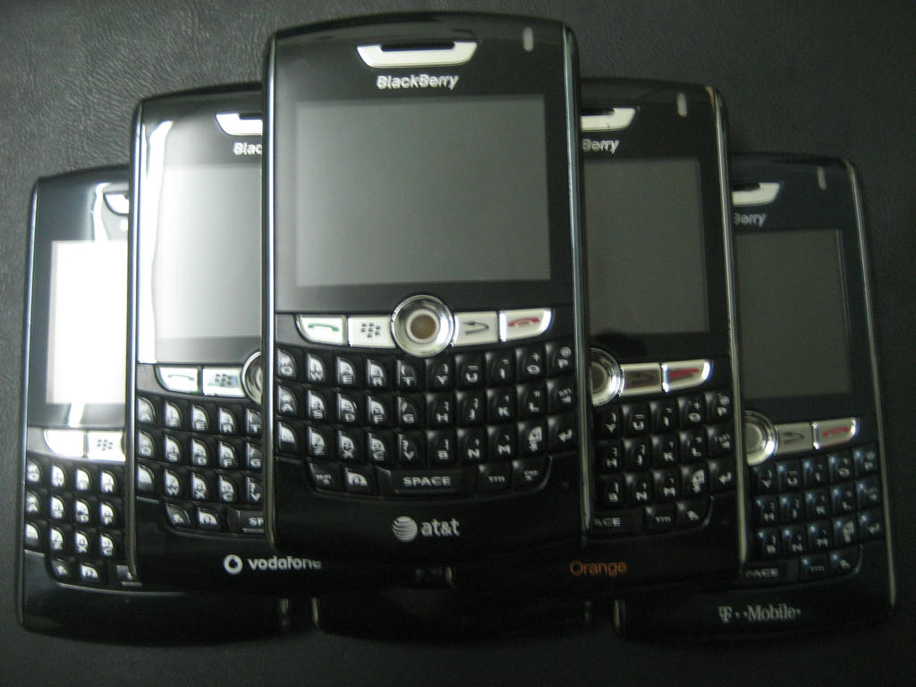 Blackberry 978,970,9k,89,882,880 380k ,87 r,g,v,c 350K,7290...LPK BB giá tốt :