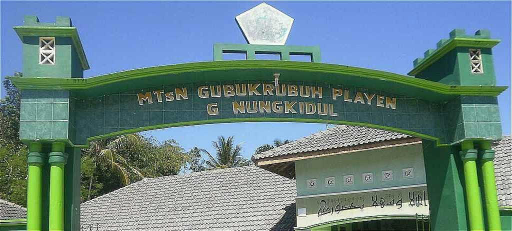 Gerbang MTsN Gubukrubuh