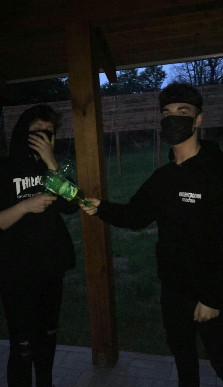 s4q9y9lppv5rm5uzg.jpg