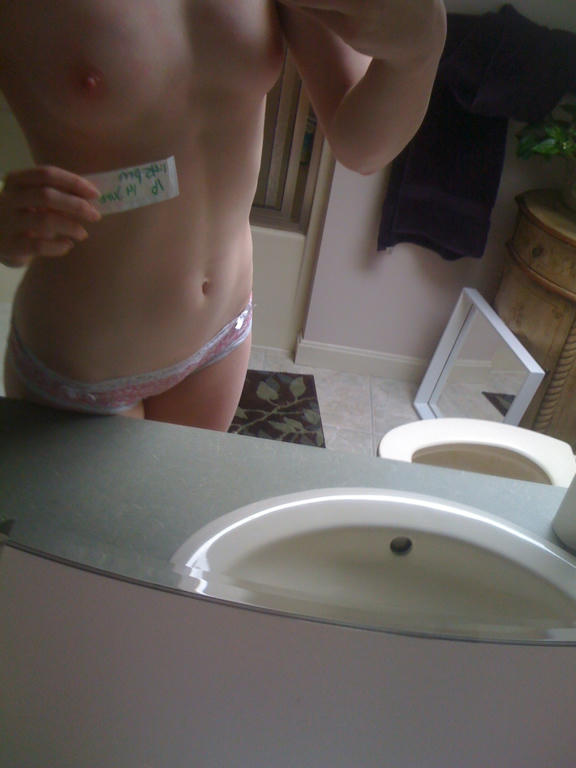 como se aburre esta chica en el feriado parte1