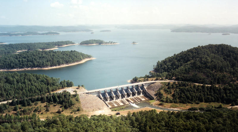 Broken Bow Lake