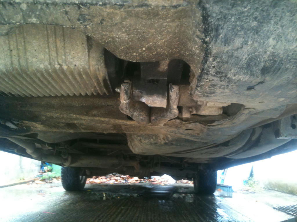 Chassis Broken Gearbox/Engine(?) mount... Volkszone Forum