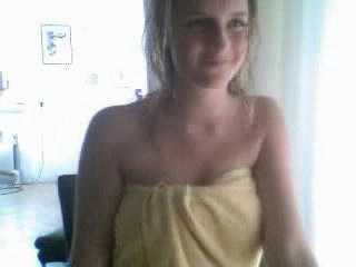 Hermosa chica rubia masturbandose por WEBCAM Hermosa chica rubia masturbandose por WEBCAM