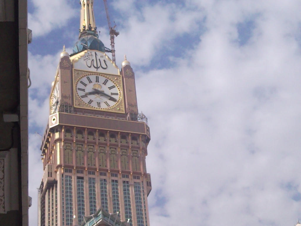 صورة قريبة برج ساعة مكة