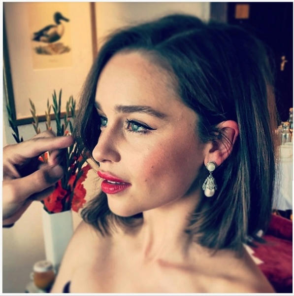 La-actriz-londinense-Emilia-Clarke,-de-28-años,-fue-seleccionada-entre-varias-hermosas-celebridades,-por-la-revista-Esquire,-como-la-mujer-más-sexy-de-2015