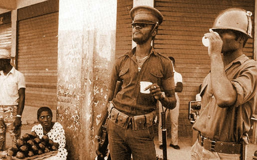  Miembros de los temidos Tontons-Macoutes, las fuerzas de seguridad de la familia Duvalier