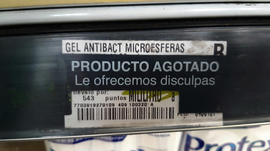 En Bogotá y otras ciudades se produjeron compras masivas y compulsivas de tapabocas, gel antibacterial, alcohol, jabón líquido y papel higiénico