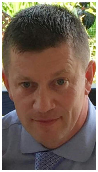 El oficial de policía muerto a puñaladas fuera del Parlamento en el ataque de ayer ha sido identificado como Keith Palmer
