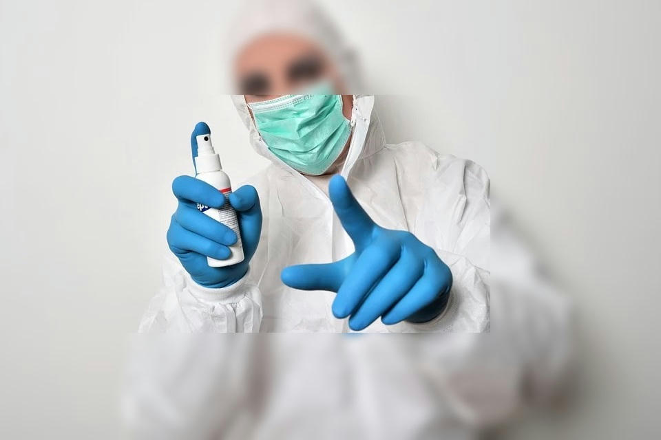 La secta estadounidense Génesis II, Iglesia de Salud y Sanación ha promovido el uso de dióxido de cloro como una cura contra el cáncer, el autismo y ahora el Covid-19