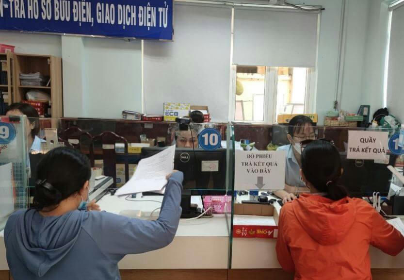 Bộ phận 1 cửa cơ quan BHXH Bp 1 cua BHXH.JPG