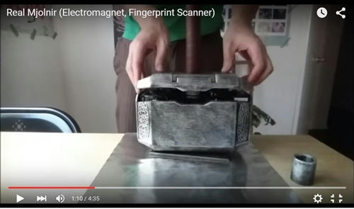 El Martillo-de-Thor-que-fabricó-Allen-Pan