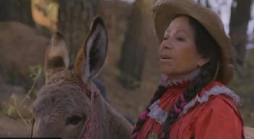 María-Elena-Velasco-en-una-escena-de-la-Hija-de-Moctezuma