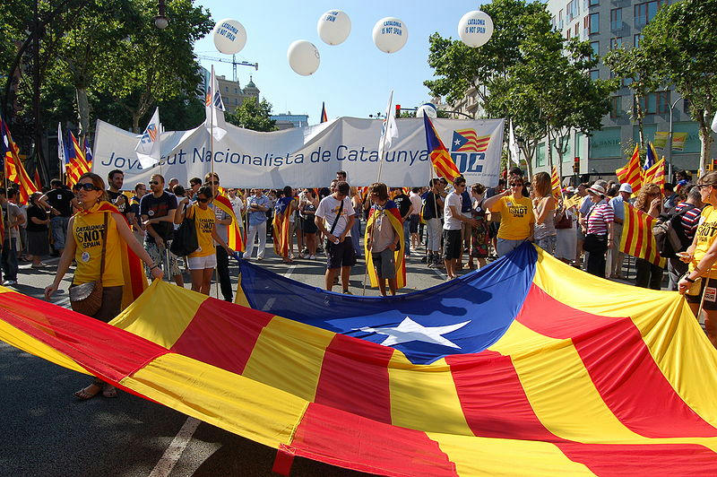 Día-histórico-para-Catalunya-al-decidir-romper-sus-lazos-con-España.-Dia-històric-per-a-Catalunya-en-decidir-trencar-els-seus-llaços-amb-Espanya