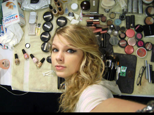 Amenazan-con-filtrar-selfies-de-Taylor-Swift-Desnuda