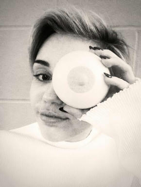 Miley-Cyrus,-inició-con-su-rebeldia-la-protesta-Free-The-Nipple