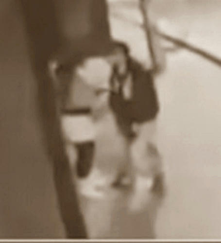 Indignación por hombre captado en video mientras golpea a mujer