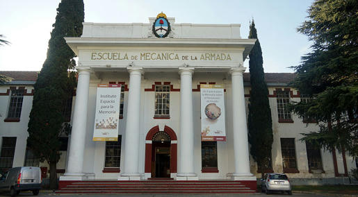 Edificio-de-la-antigua-Escuela-de-Mecánica-de-la-Armada,-más-conocida-por-sus-siglas-ESMA,-hoy-convertido-en-museo