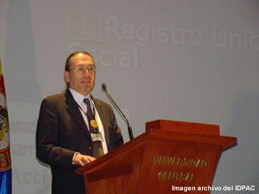 Dr. Jaime Edward Ospina Guzmán, abogado y Director Ejecutivo de la Fundación ACCIÓN 13, dirige también el Centro de Conciliación