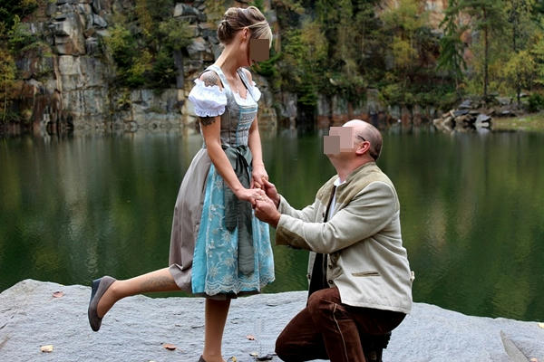 Hombre descubrió que se casó con su nieta sin saberlo