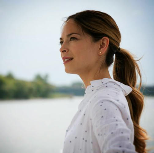  Kristin Kreuk  2