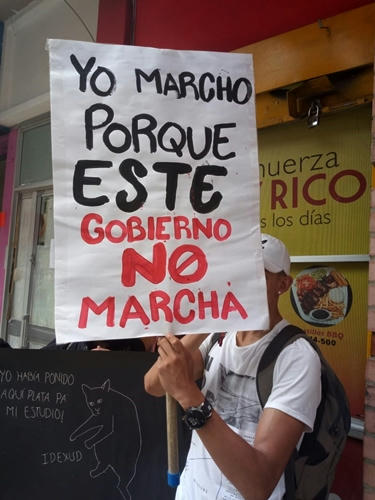  Nutrida marcha de protesta en Colombia 4