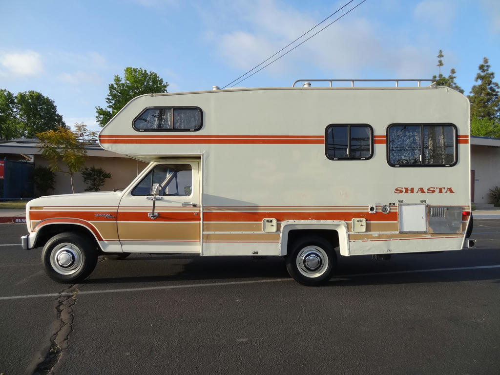 1993 Ford chinook #2
