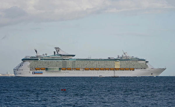Epidemia de gastroenteritis afectó a dos cruceros de lujo de Royal Caribbean