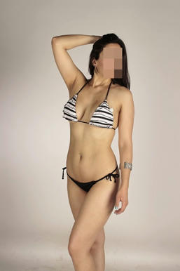 Muchas bellas adolescentes empezaron a rondar las estrambóticas fiestas de los narcos